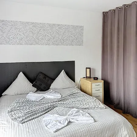 Le Charles - Studio Avec Balcon - 5 Min Du Centre * Compiègne