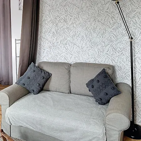 Le Charles - Studio Avec Balcon - 5 Min Du Centre Appartement